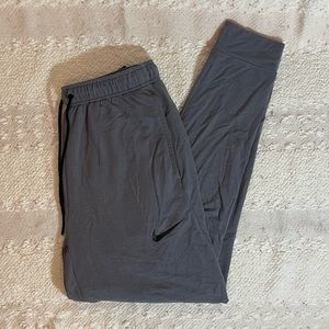 Nike Men’s Tapered Training Joggers